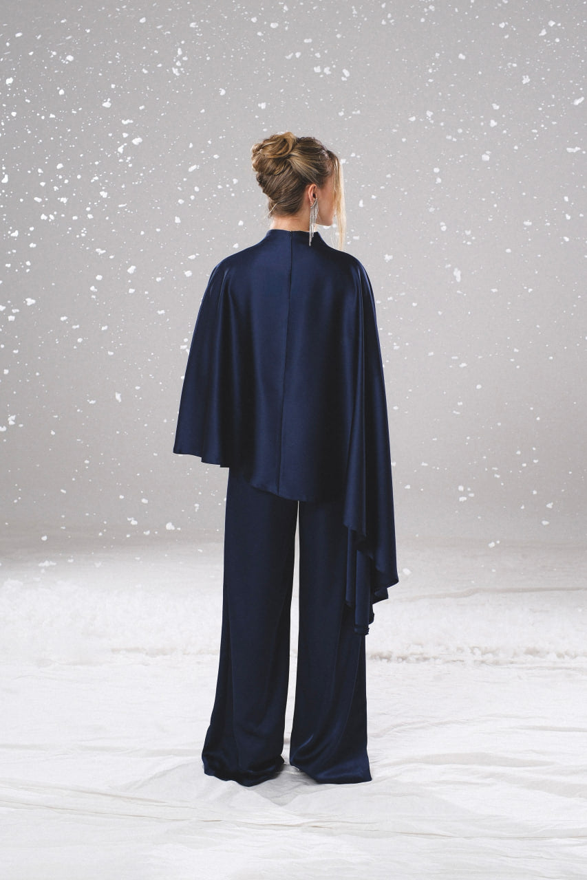 Enssemble Cape Asymétrique et Pantalon en Soie