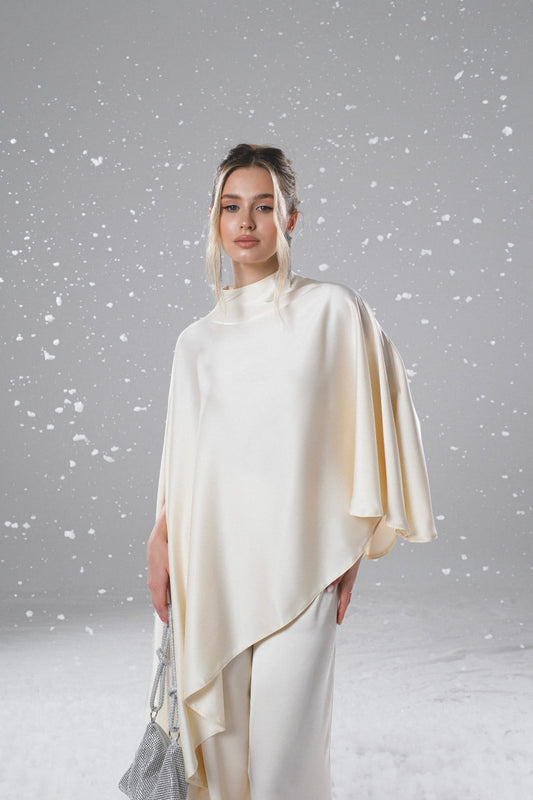 Enssemble Cape Asymétrique et Pantalon en Soie