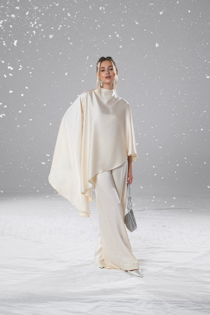 Enssemble Cape Asymétrique et Pantalon en Soie