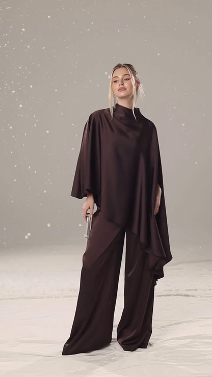 Enssemble Cape Asymétrique et Pantalon en Soie