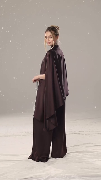 Enssemble Cape Asymétrique et Pantalon en Soie